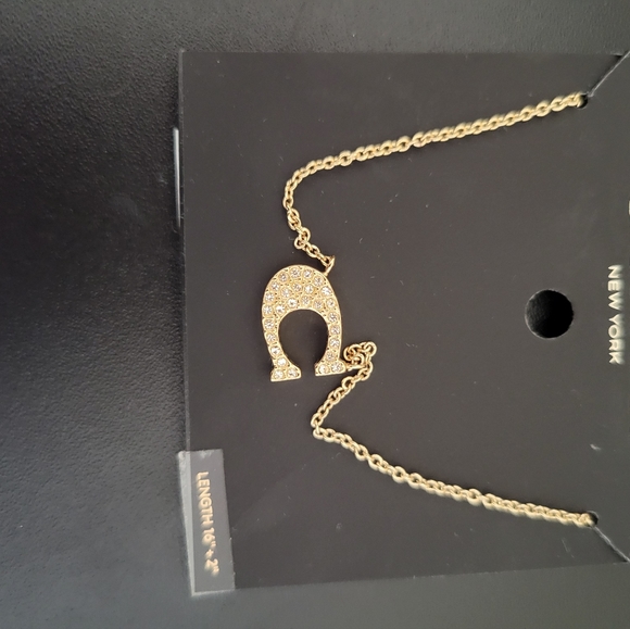 Coach Design Necklace - Picture 3 of 6